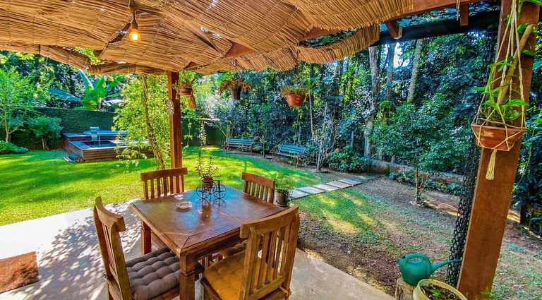 Refúgio com Hidro e Lareira na Serra da Cantareira