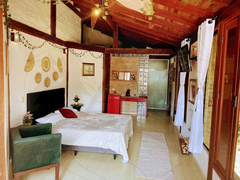 Suíte c/ Café, Hidro, Lareira e Piscina - 20min SP