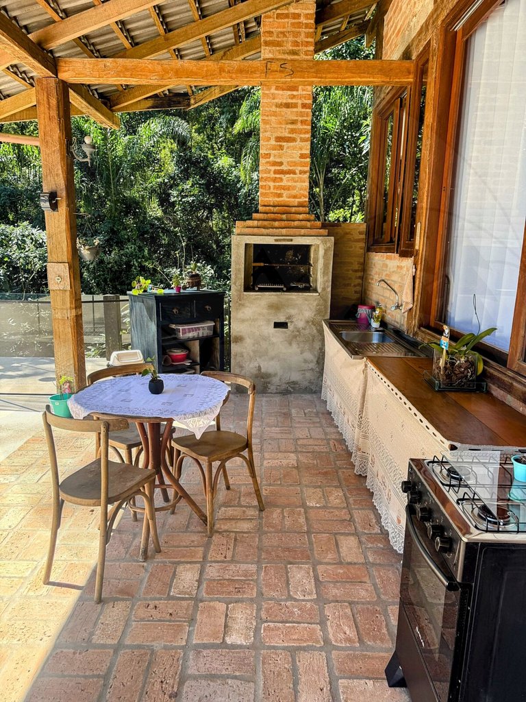 Suíte c/ Café, Hidro, Lareira e Piscina - 20min SP