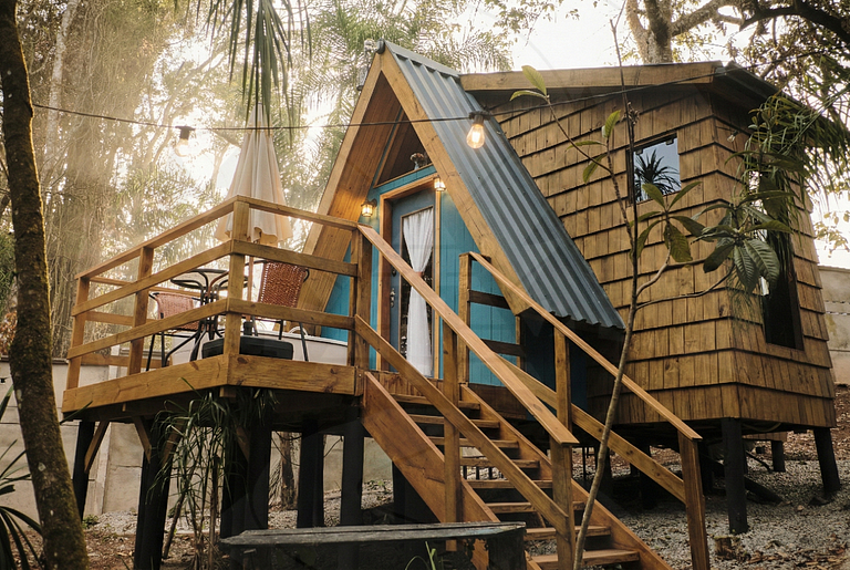 Cabana c/ Banheira e Lareira na Rota do Vinho