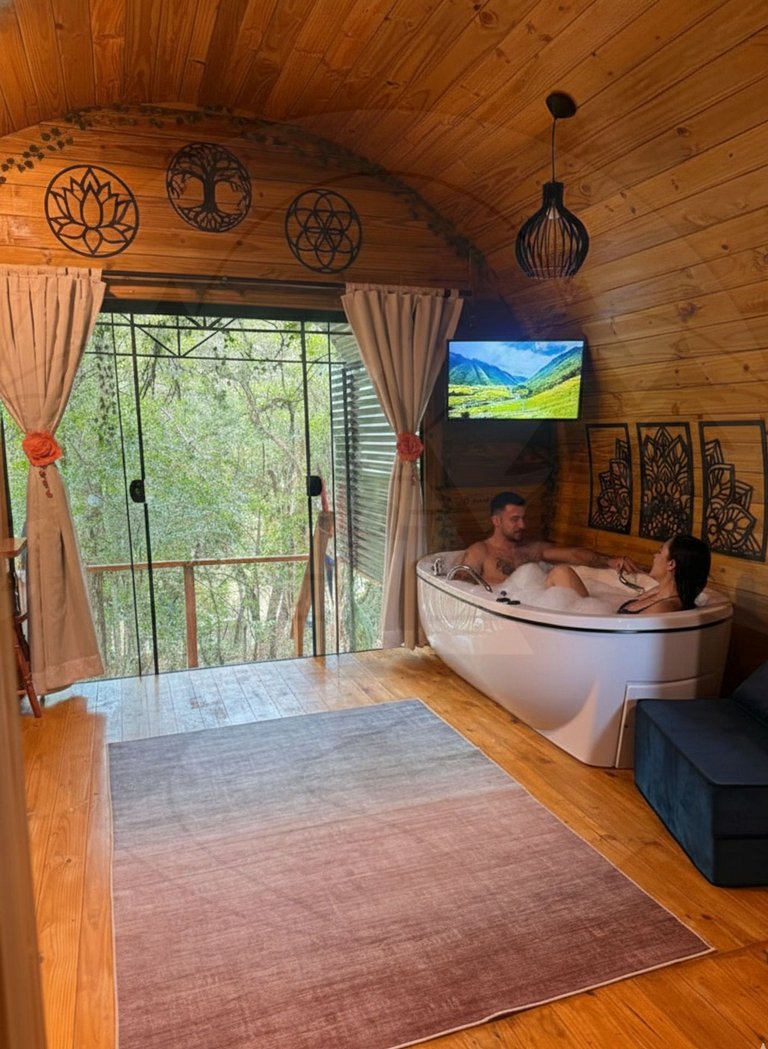 Cabana Barril do Lago com Hidro e Café da Manhã